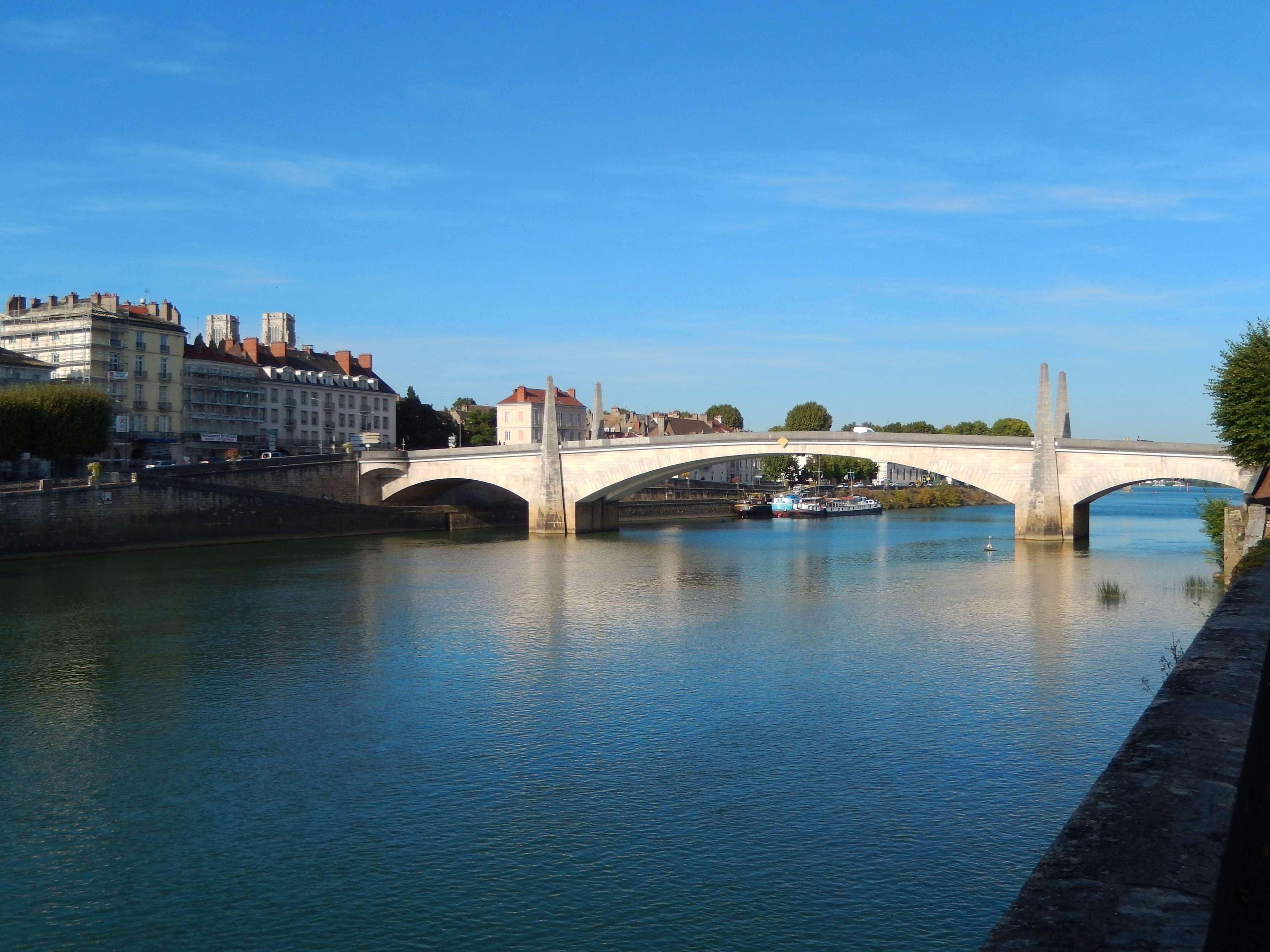 Kyriad Chalon-Sur-Saone Centre Buitenkant foto